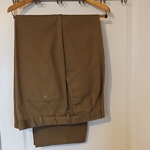 Haggar Dress Pants Men's 42 Waist 30 Inseam Work To Weekend Classic Fit Brown